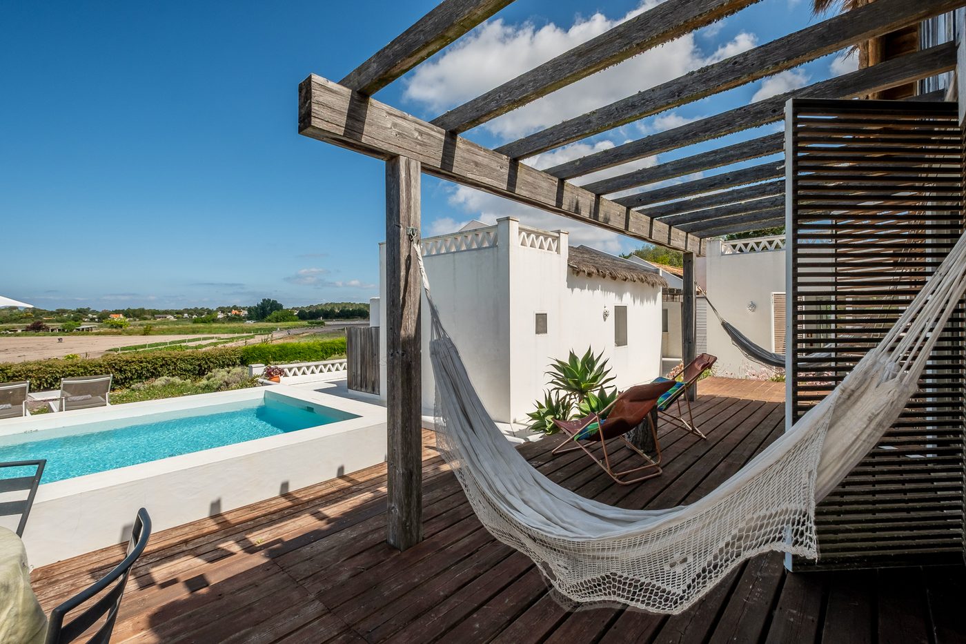 Piscina com rede