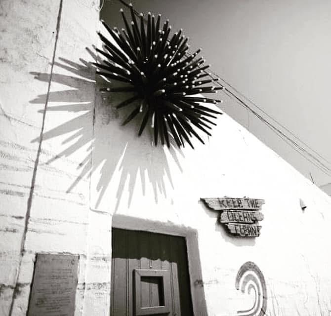Fachada da discoteca Ouriço, Ericeira