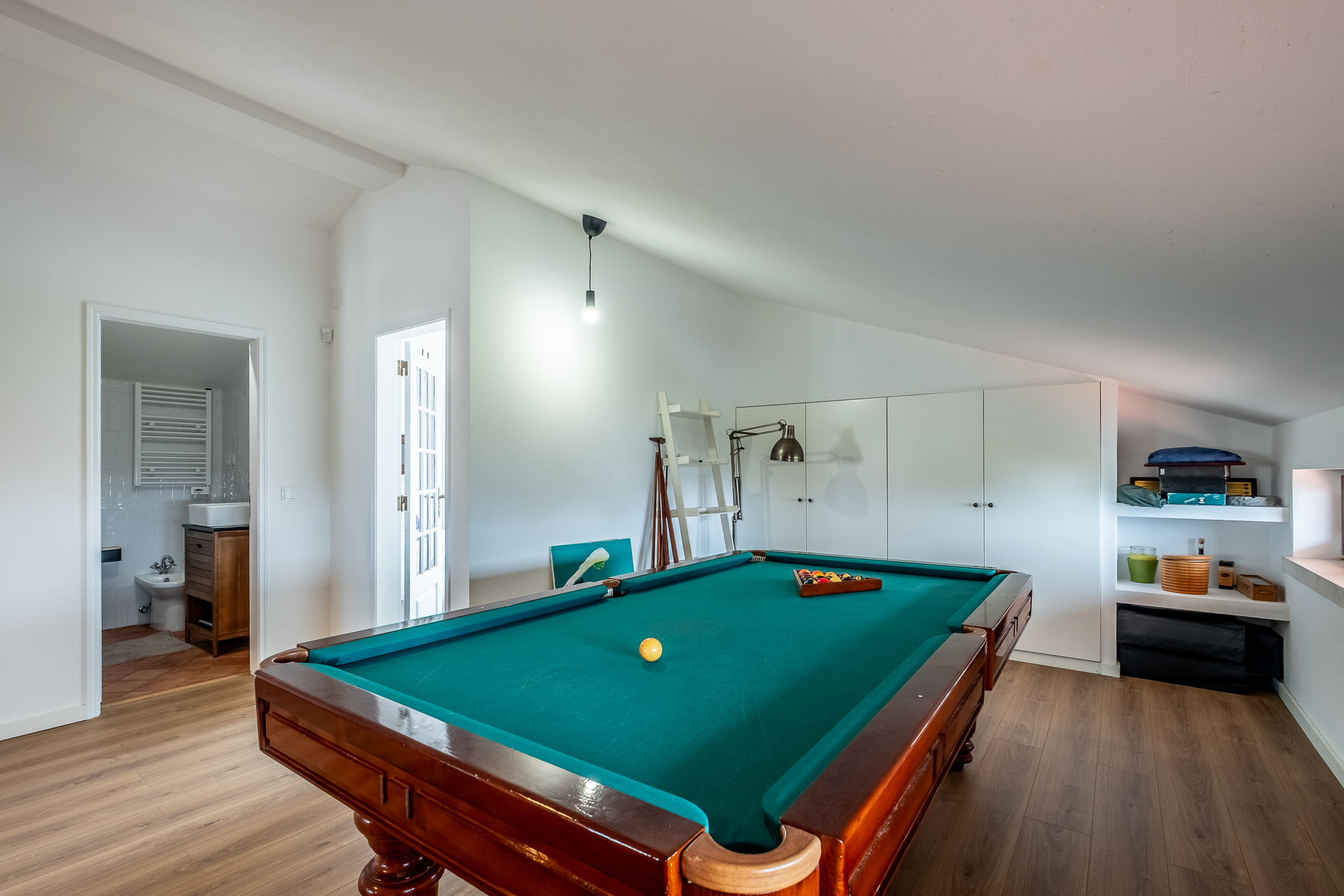 Sótão — salão de snooker