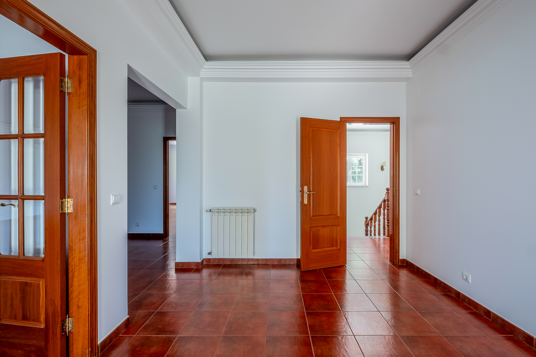 Piso cerâmica — hall principal