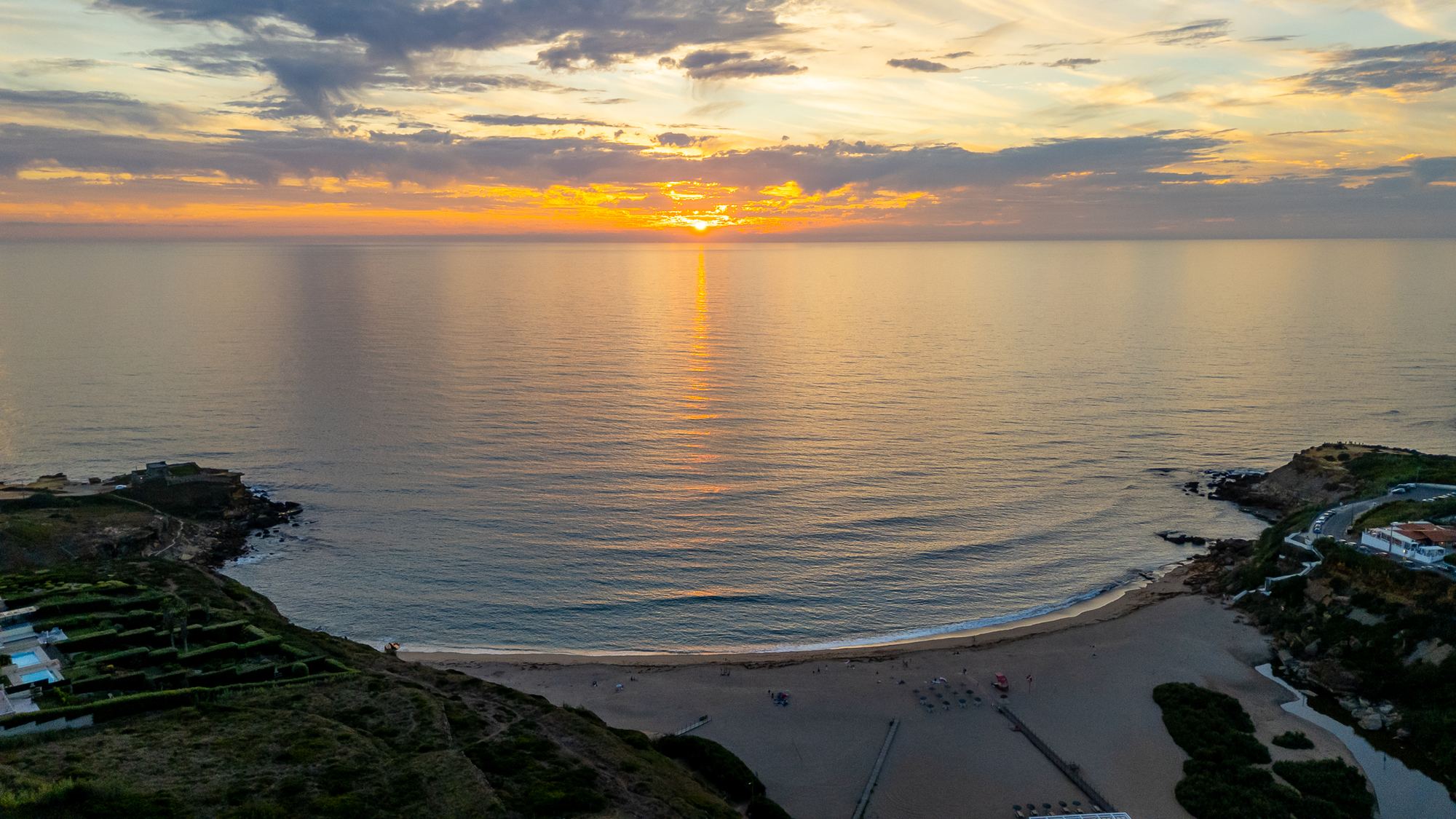 Vista aérea da Praia de São Lourenço ao fim da tarde