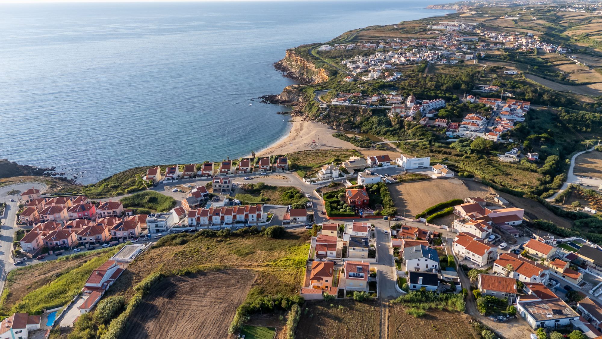 Vista aérea de Ribamar e da costa da Ericeira