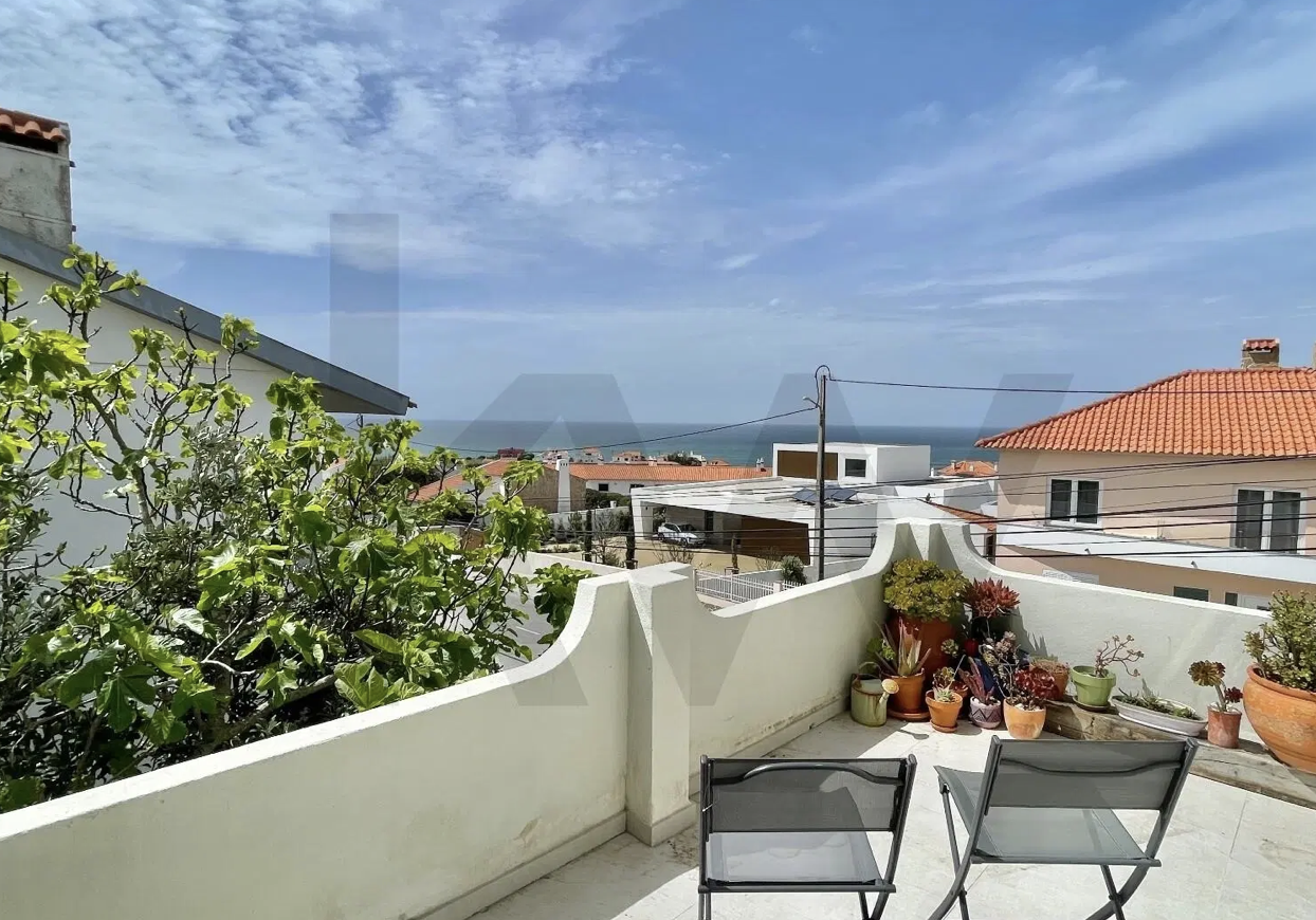 Moradia T4 + T1 com vista mar, Ericeira — Pedablios