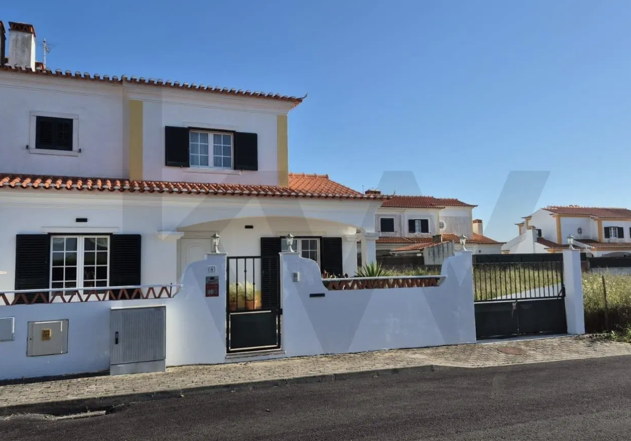 Moradia T3+2, Carvoeira — Pedablios