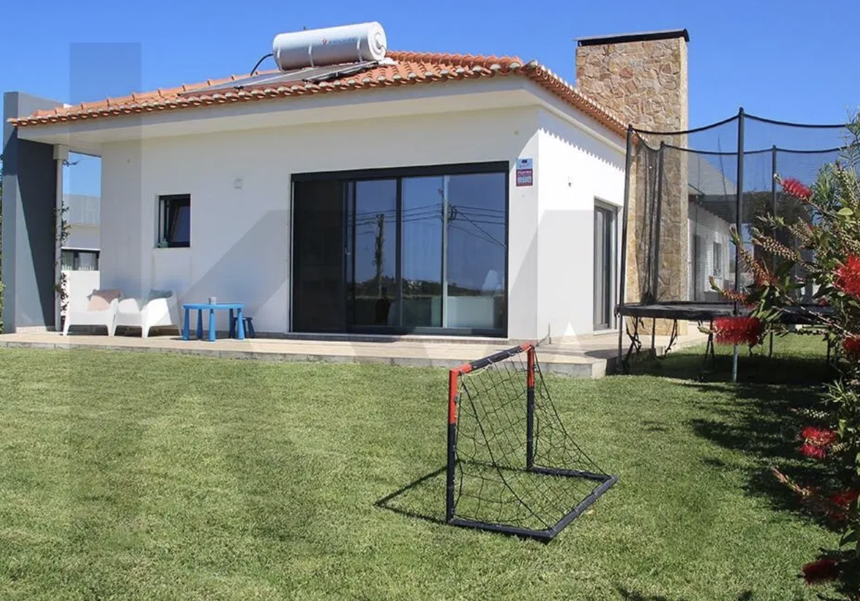 Moradia térrea com piscina e jardim, Santo Isidoro · Casal da Cruz — Pedablios