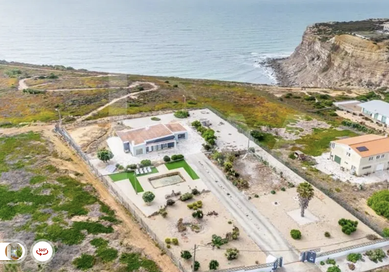 Moradia sobre a Praia da Calada, Encarnação · Calada — Pedablios