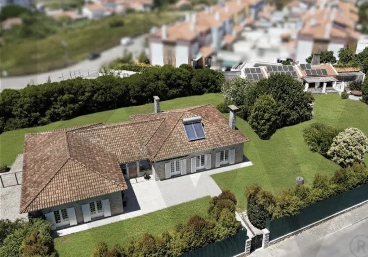 Moradia T6, terreno 2.338 m², Mafra · centro — Pedablios
